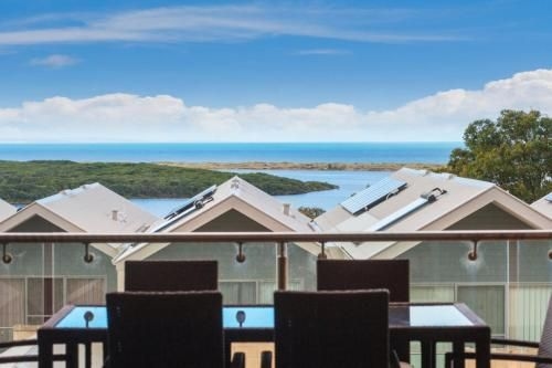 16 Seine Bay Apartment0