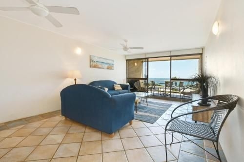2 Bedroom Top Floor Unit - Ocean Views and Pool4