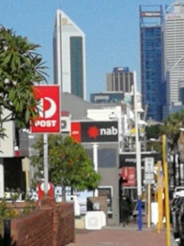 Mt.Lawley Superb 2 BR location Comfort, style 24