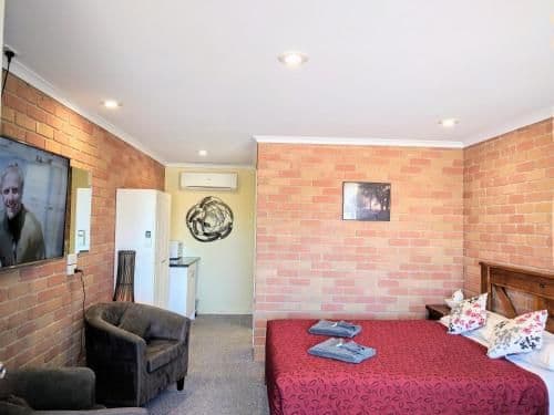 Deluxe Queen Room