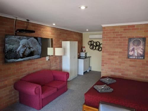 Deluxe Queen Room