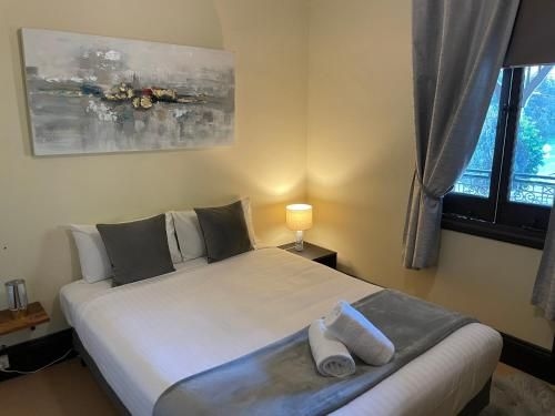 Grand Neath Hotel1