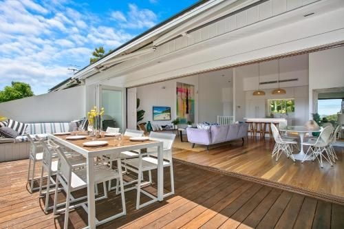 Luxury on the Hill, Noosa Heads1