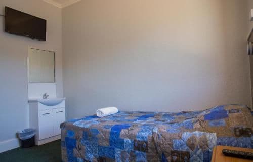 Single Room with Shared Bathroom