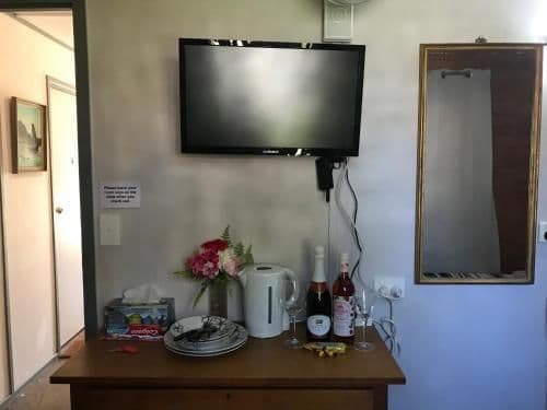 Deluxe Modern Queen Room