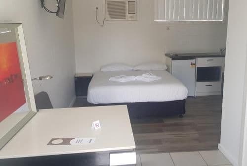 Standard Queen Room