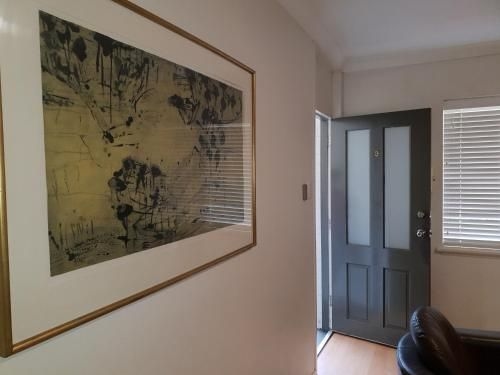 Mt.Lawley Superb 2 BR location Comfort, style 32