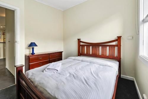 GlenIris Beautiful 6BedderFamily House+2Bath+Pool4