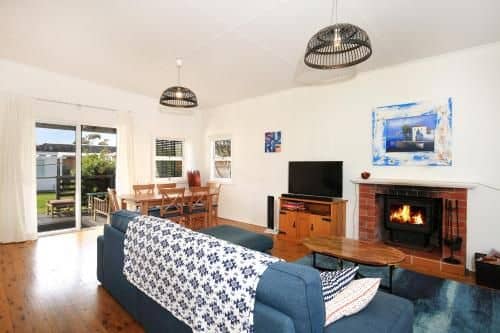 Triangulo @ Culburra - Pet Friendly - 2 Mins to Beach Triangulo @ Culburra - Pet Friendly - 2 Mins to Beach