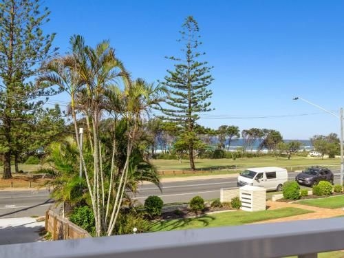 KINGY BEACH HOUSE @ 1622