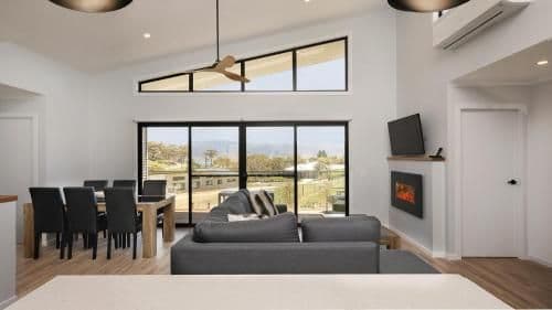 Apartment with Mountain View