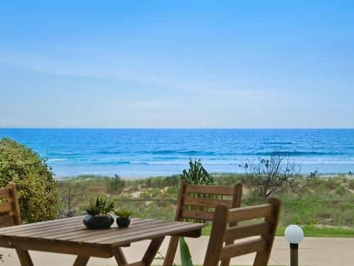 Tahnee Court Unit 3 - Absolute beachfront Apartment Tahnee Court Unit 3 - Absolute beachfront Apartment