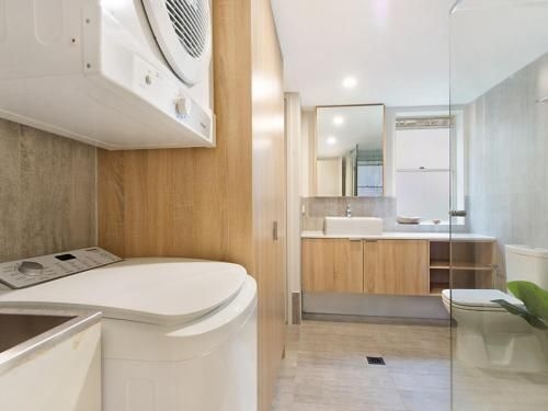 Tahnee Court Unit 3 - Absolute beachfront Apartment2