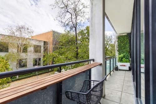 Smart apartment in elegant suburb close to city3