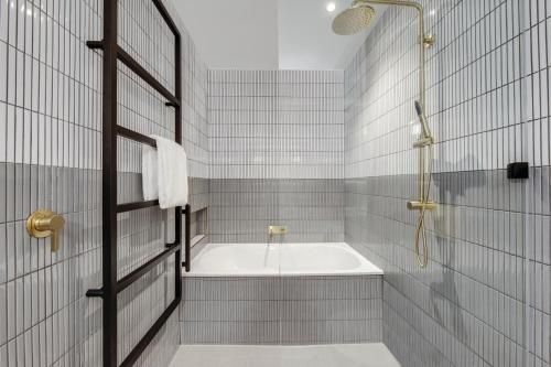 Vibe Hotel Sydney Darling Harbour4