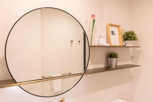 Trendy 1 Bedroom Apartment In The Heart Of Collingwood4