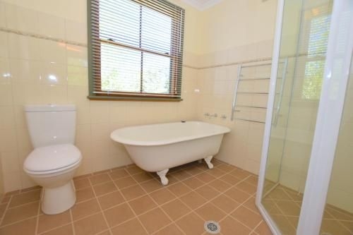 Mintie Cottage on Leura Mall4