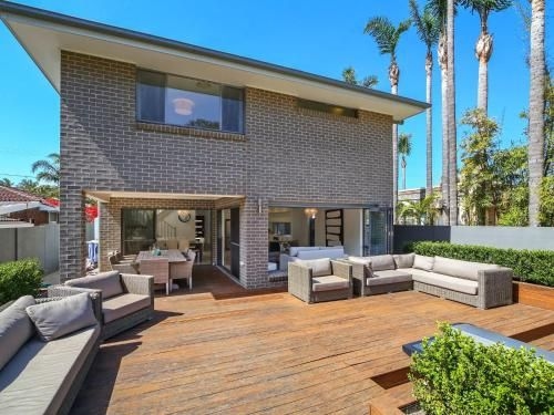 Lakeside Luxury - 13 Lake Street3