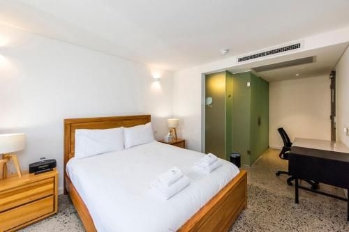 The Nest - Traditional Room In Northbridge And Roof Terrace0