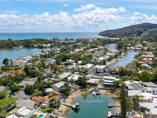 Go with the flow, Noosa Sound1