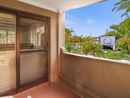 Riverside location, Noosa Sound1