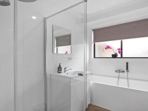 Pure Salt - beach house with pool, 300m to beach3
