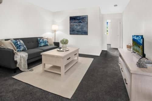 Stylish Split Level Apartment 13 Minutes From City Stylish Split Level Apartment 13 Minutes From City