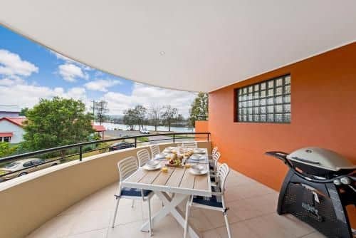 Adrift at Dolphin Cove Apt 5 - riverfront modern Adrift at Dolphin Cove Apt 5 - riverfront modern