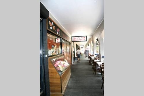 B6 Close to UWA, Swan River, Cafes & The New Childrens Hospital1