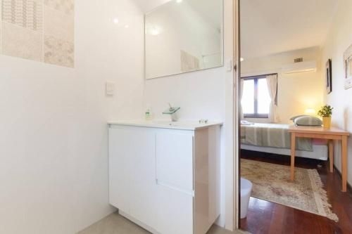 B8 Cafes, Resturants, UWA close to SCGH0