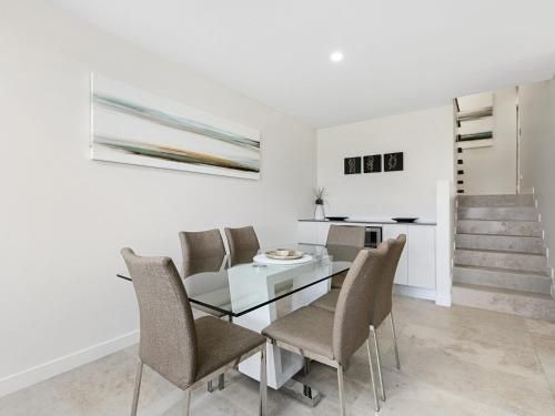 Exquisite Penthouse with views to Laguna Bay - Unit 3 Taralla 18 Edgar Bennett Avenue2