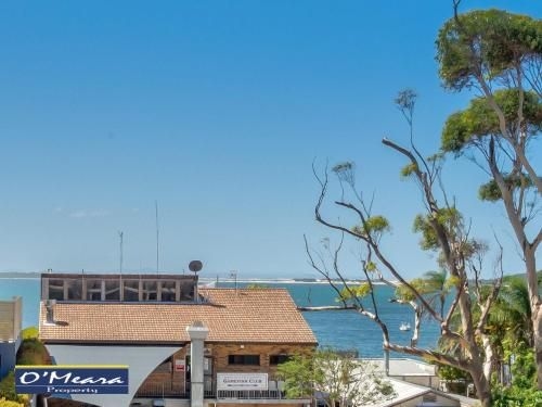 303 'The Shoal', 4-8 Bullecourt Street - Air Conditioning, WIFI, Netflix, Views, Linen & Lift0