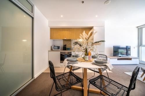 Bliss at Balfours-Heart of the CBD - Wifi - Nespresso - Netflix3