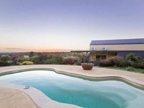 Kelman Cottage - tucked away with pool + native wildlife Kelman Cottage - tucked away with pool + native wildlife