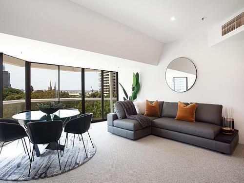 THE HYDEAWAY-LUXE HYDE PARK CITY APARTMENT-hosted by LAbode Accommodation0