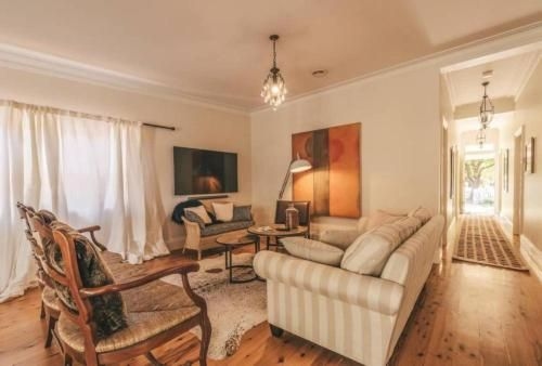 Ambrose On Byng - Central Location w/ 2 Bathroom0