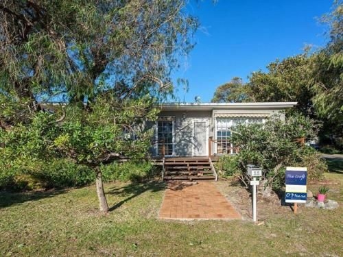 'The Croft' 11 Boulder Bay Rd - Cosy Beach House with Aircon & only 270m to the Beach0