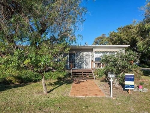 'The Croft' 11 Boulder Bay Rd - Cosy Beach House with Aircon & only 270m to the Beach1
