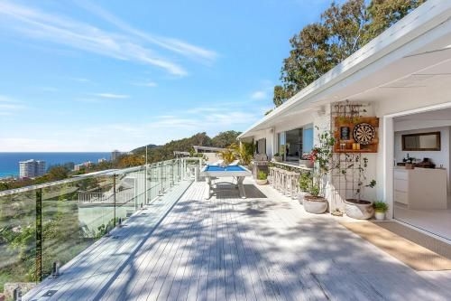 Stunning Oceanview Retreat Between Beach and Bush4
