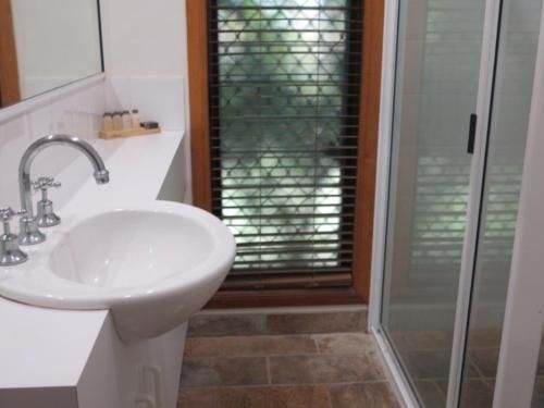 Mills Cottage 54 Hayles Avenue4