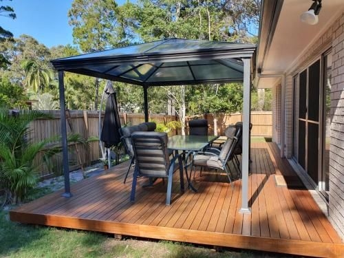 26 Satinwood Drive- Low set modern, sleeps 83