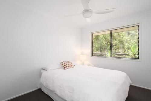 13 Orania Court, Rainbow Shores - Pool, sleeps 8, air conditioning, fire pit0