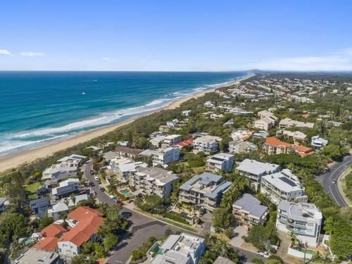 Relax in stylish comfort, Sunshine Beach4
