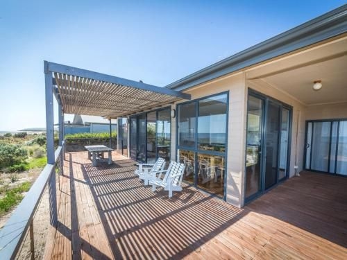 20 Lady Bay Road0