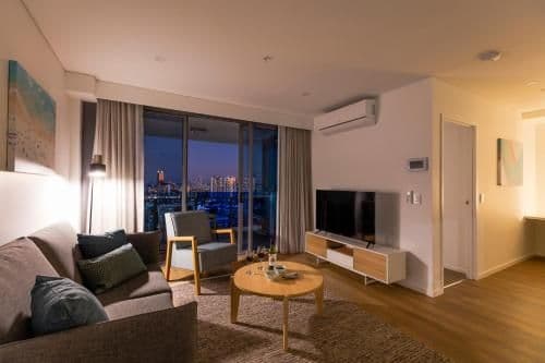 One-Bedroom Apartment - FREE Parking