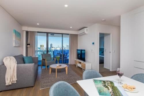 One-Bedroom Apartment - FREE Parking