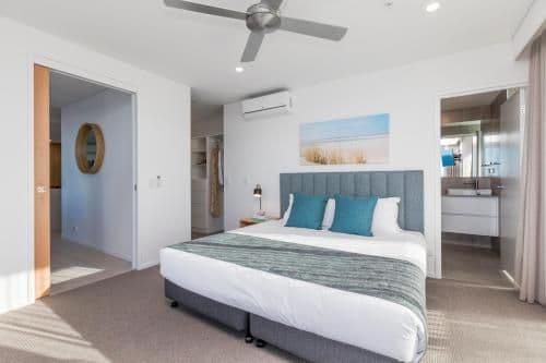 Three-Bedroom Apartment - Free Parking