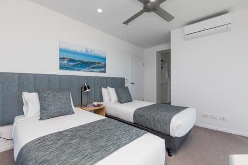 Three-Bedroom Apartment - Free Parking