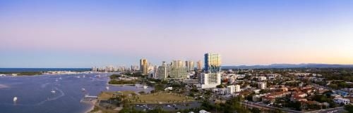 Sky Broadwater Apartments0