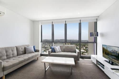 Stunning Views on the 41st Floor Stunning Views on the 41st Floor